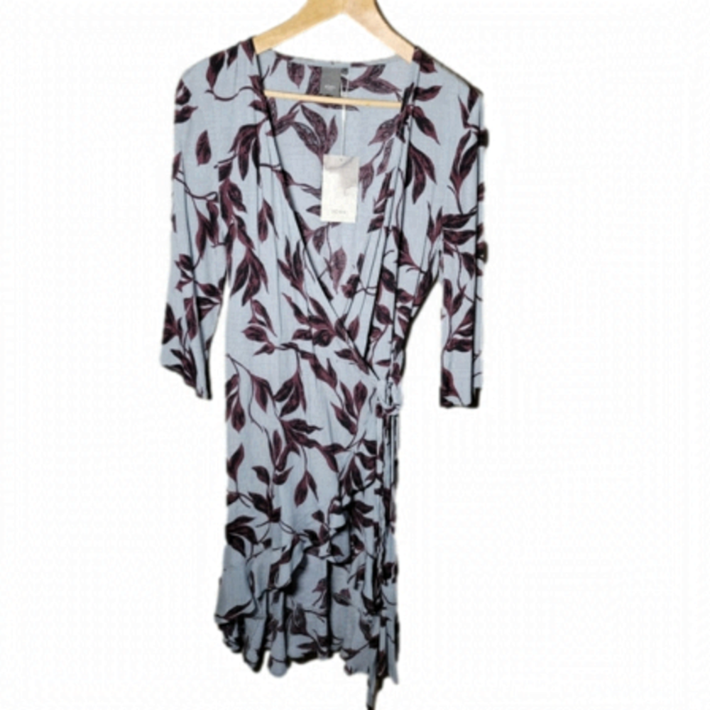 ICHI ture wrap dress size 6 light grey/blue deep purple foliage leafs ruffle hem